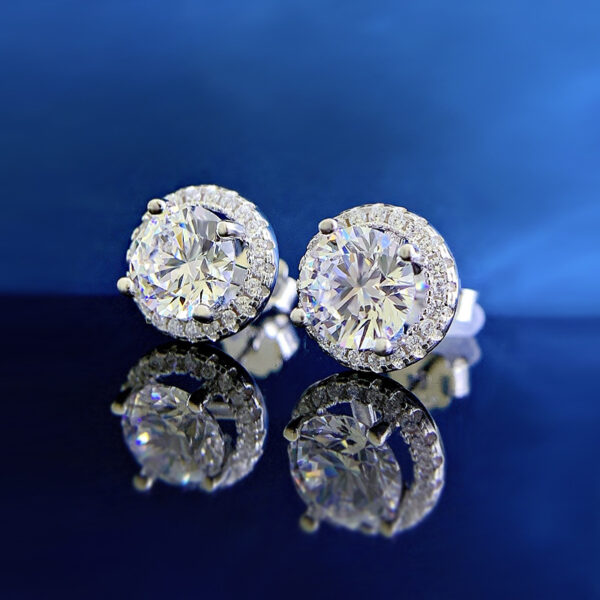 Boucles d’oreilles classiques rondes en argent rhodié 925 serti de diamants et incrustées de zircons – Image 4